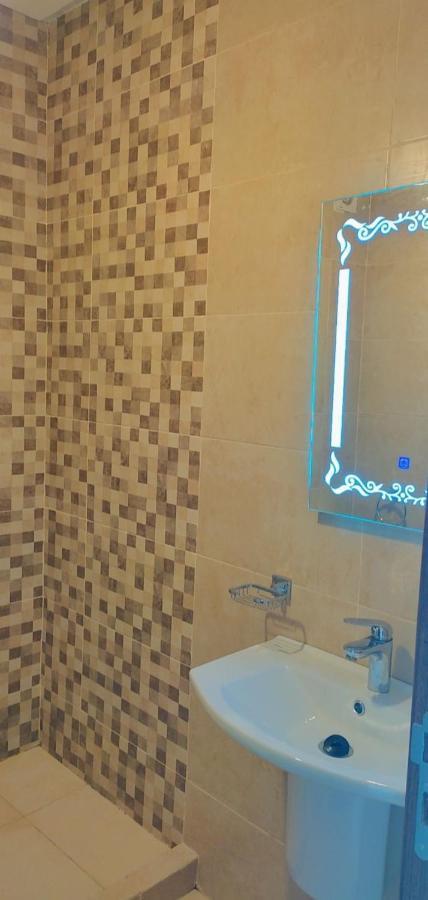 Appartement Nour 5 Marrakech Centre Gueliz Avec Piscine Marrákes Kültér fotó